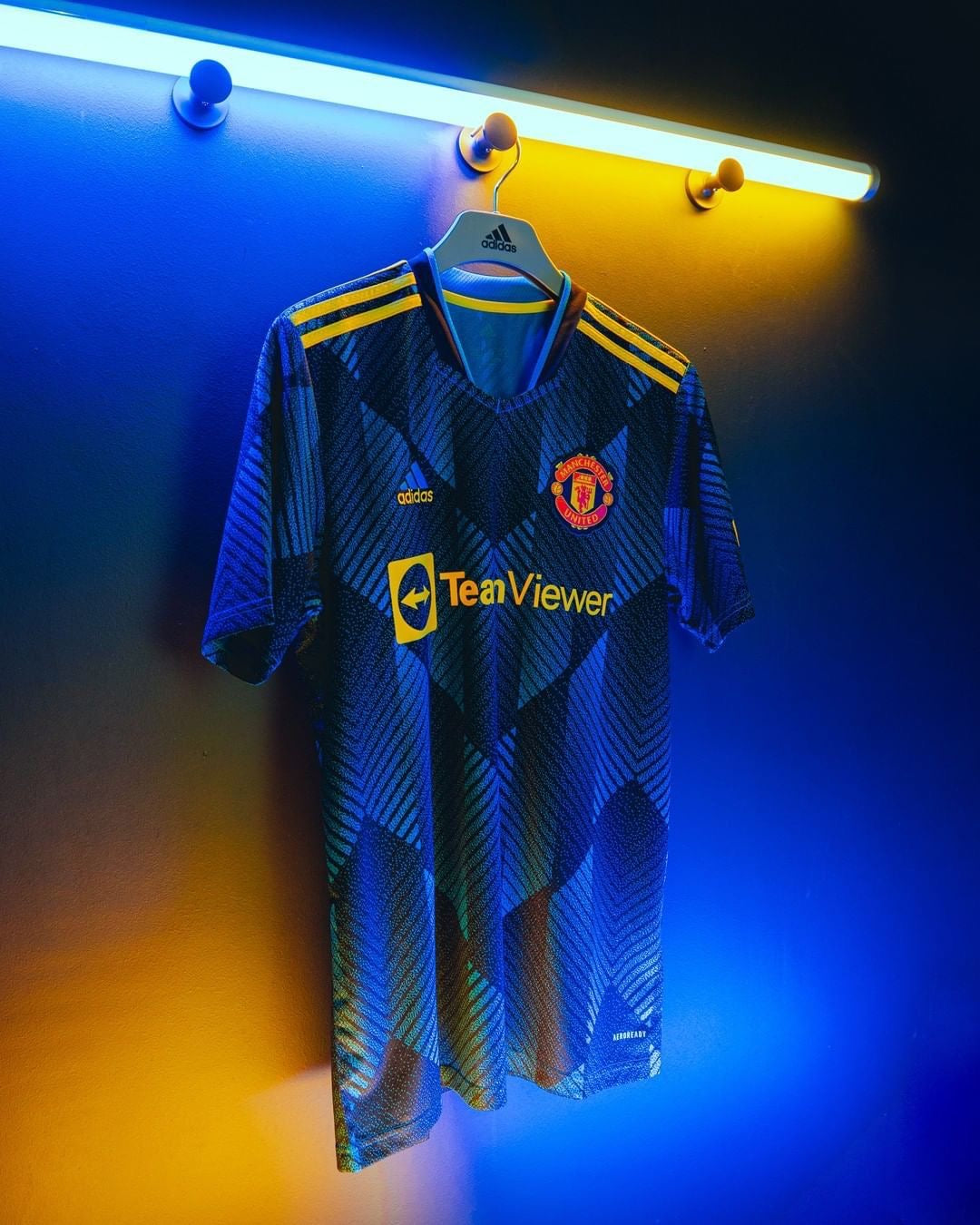 MAN U BLUE 2025 - Kibbly XS